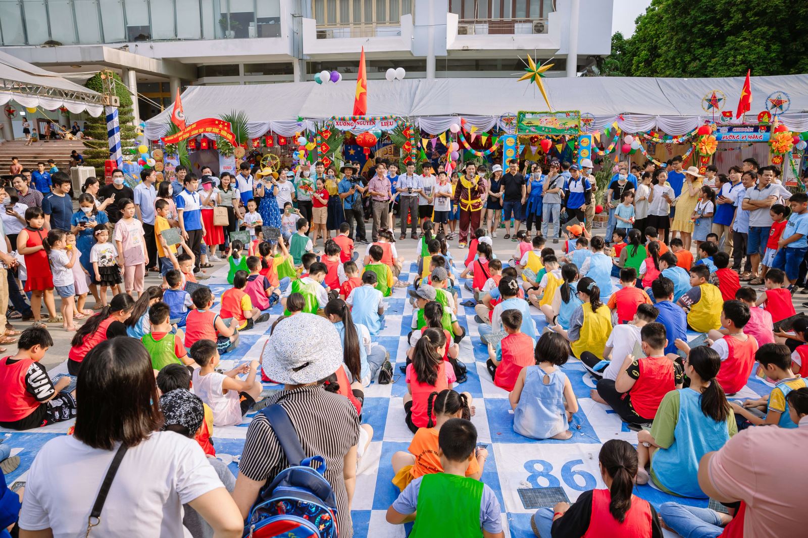 Vicem Bút Sơn tổ chức Đêm hội trăng rằm cho các cháu thiếu niên nhi đồng