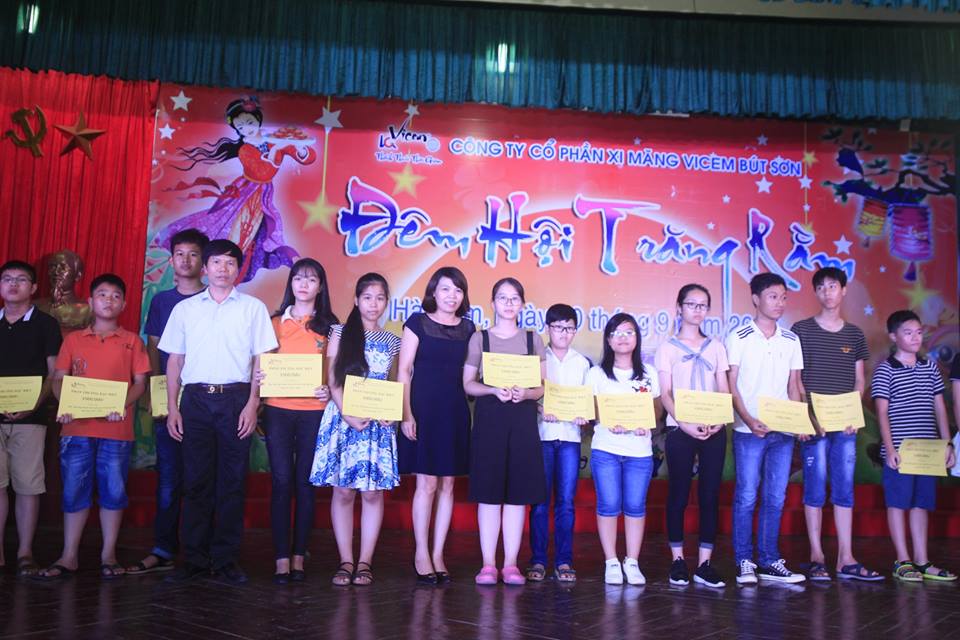 VICEM Bút Sơn tổ chức đêm hội trăng rằm cho các cháu năm 2017